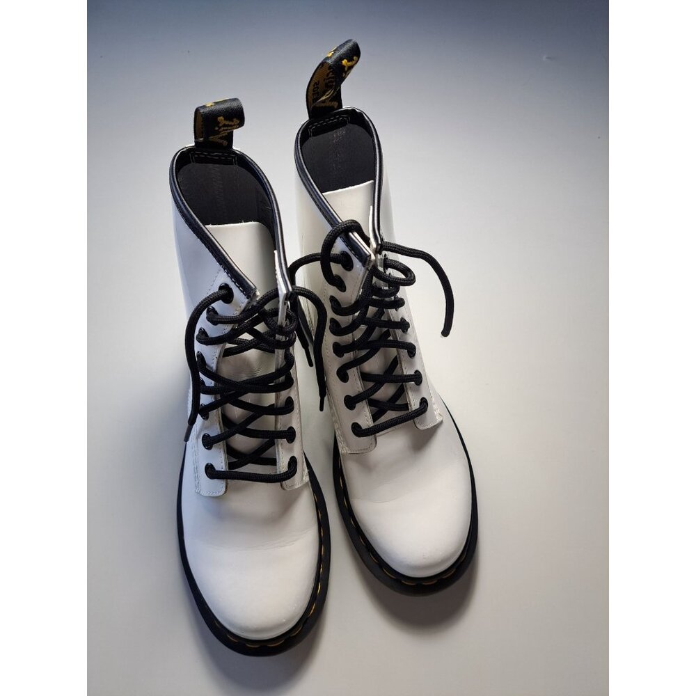 Dr. Martens White Patent Leather Boots 1460  Womens Size 7 Lace-Up  NICE - Picture 2 of 11
